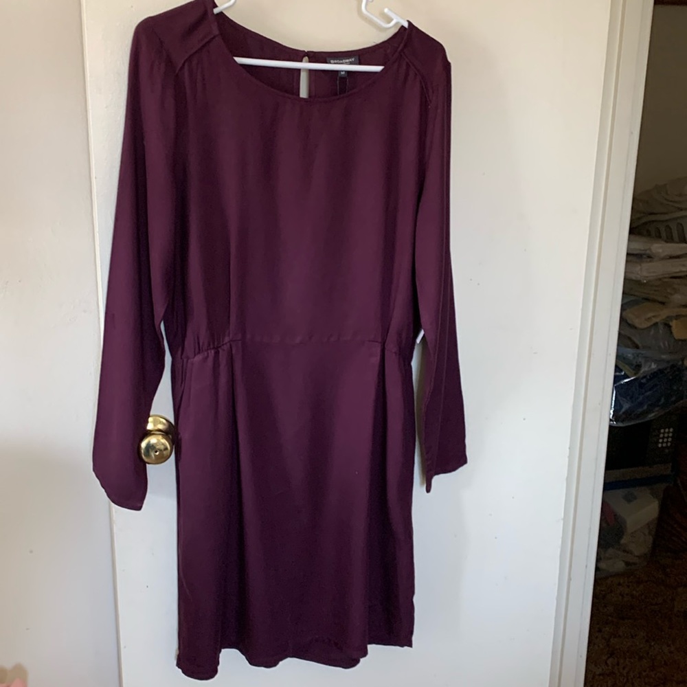 NWT Broadway NYC Ophira long sleeve Windsor Red dress with long sleeves. Size M